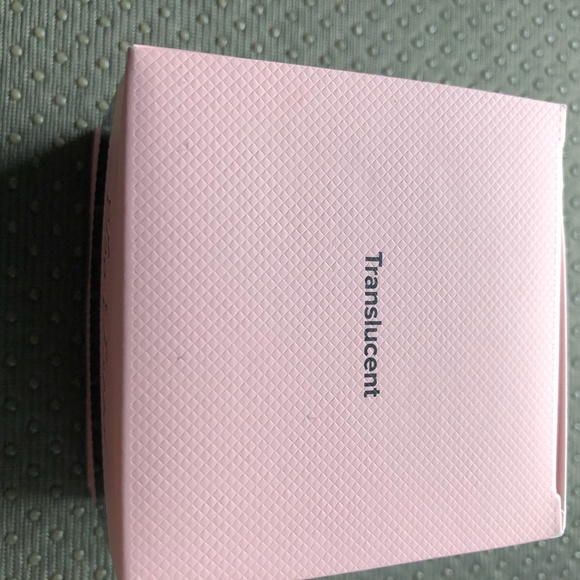 Too Faced Born This Way Setting Powder - Picture 2 of 5